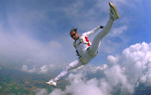 SKYDIVING - FREESTYLE